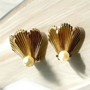 Vintage CRCO 12K Gold Filled Clip On Faux Pearl Earrings